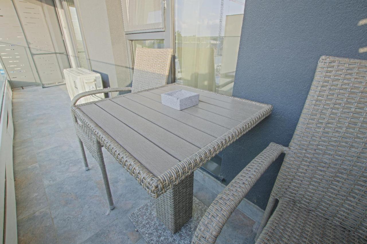 Himson-Beige Apartment Iasi Exterior foto