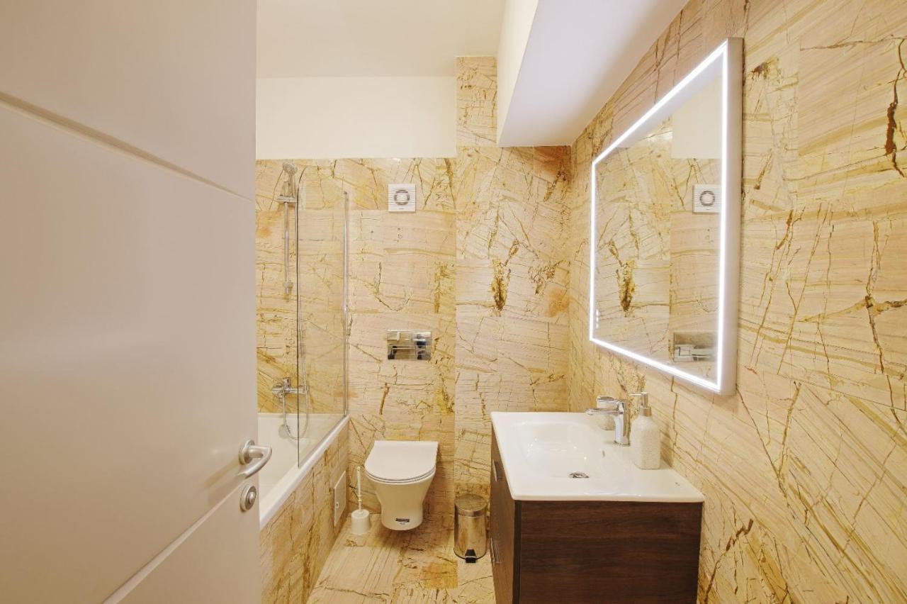 Himson-Beige Apartment Iasi Exterior foto